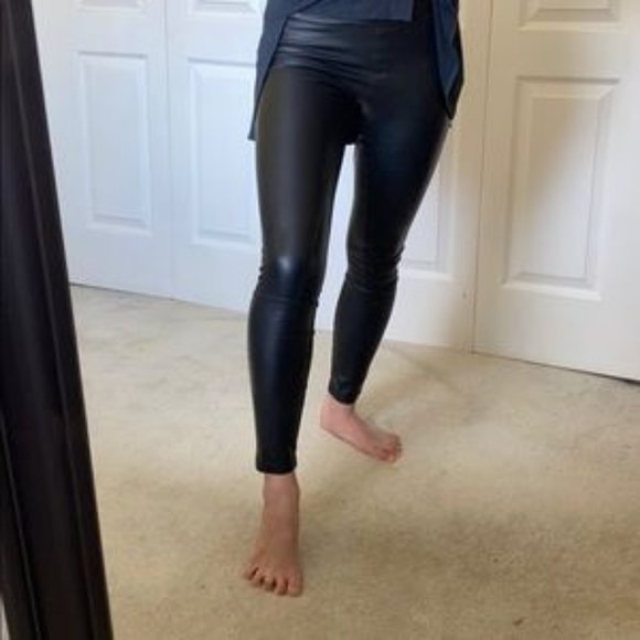 Aritzia Wilfred Free Daria Legging Pant Vegan Faux Leather Black Size S - Picture 3 of 3